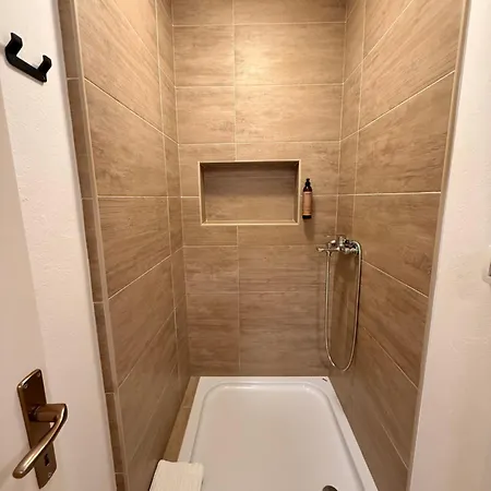 Počitniška hiša Breeze House - Cozy Nights & Hot Tub
